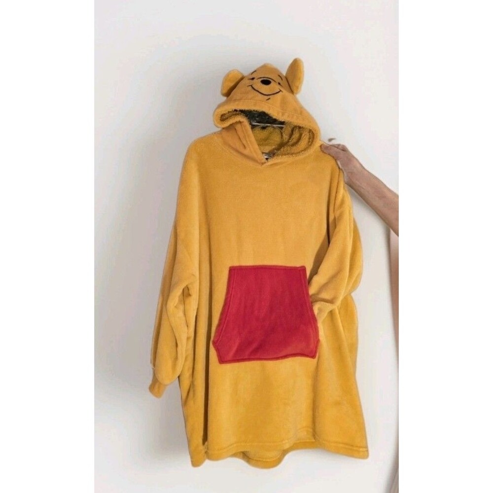 Disney Winnie the Pooh Adult One Size Plush Hooded Wearable Blanket Costume C36